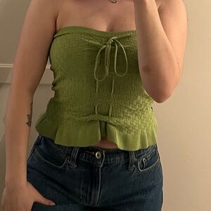 SOLD‼️Women’s Olive Green Strapless Smocked Tube Top